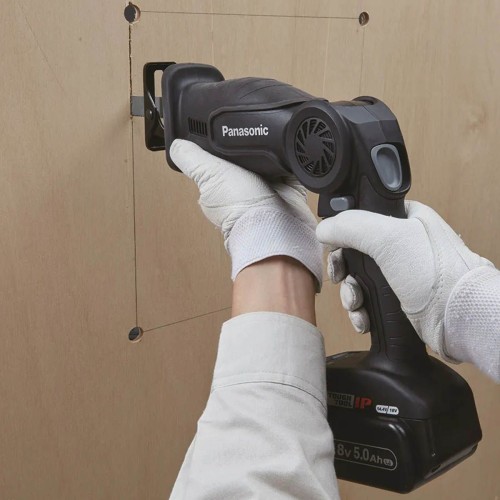 Panasonic EY47A1X32 - Akumulatorowa przegubowa piła szablasta 14.4 / 18 V