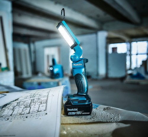 MAKITA DML801X - Akumulatorowa latarka LED 14.4 / 18V + dyfuzor