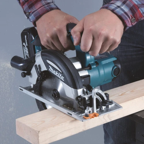 MAKITA DHS630Z - Akumulatorowa pilarka tarczowa 165 MM