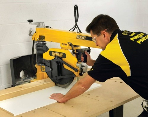 DEWALT DW729KN- Pilarka tarczowa ramieniowa 350 MM