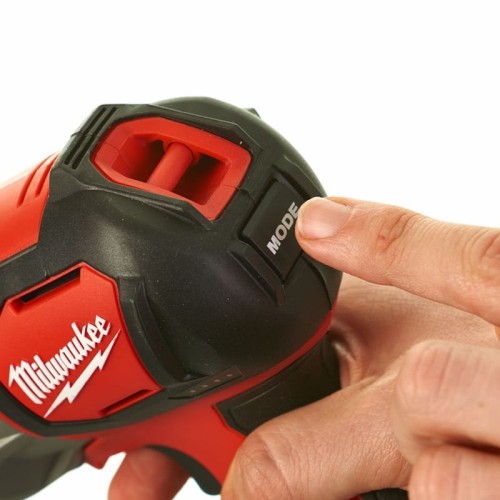 MILWAUKEE 4933451261 - Latarka ręczna 750lm M12 SLED