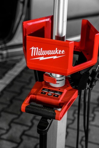 MILWAUKEE M18 HOSALC-0 - Lampa stojąca akumulartorowa LED 6000 lm