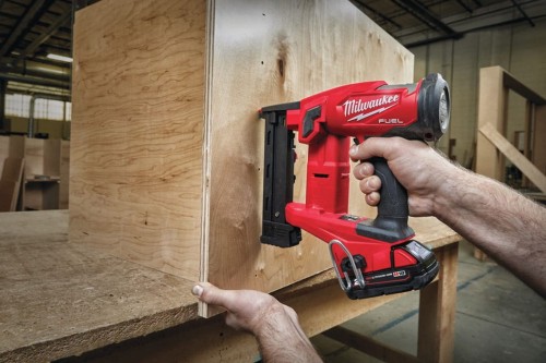 MILWAUKEE M18 FNCS18GS-0X -  Zszywacz akumulatorowy