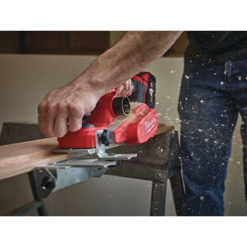 MILWAUKEE M18 BP-0 - Strug akumulatorowy