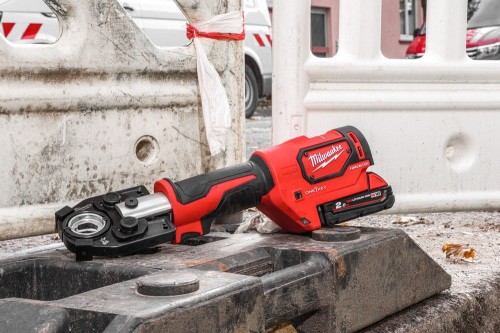 Milwaukee M18 HCCT-201C - Akumulatorowa zaciskarka hydrauliczna 18 V 