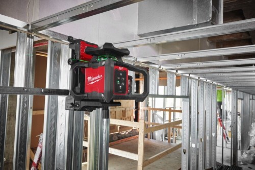 Milwaukee M18 RLOHVG300-501C - Niwelator laserowy 300 m / 18 V