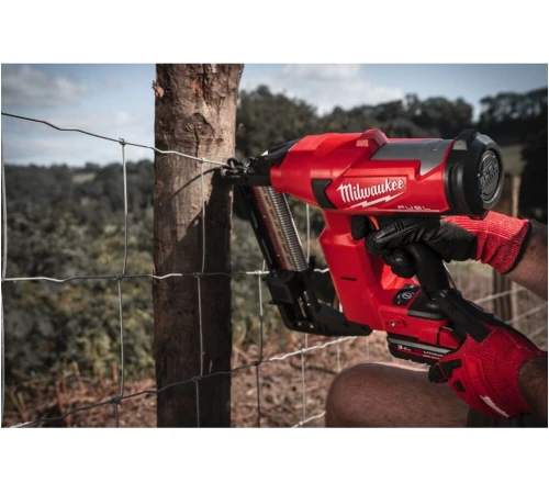 Milwaukee M18 FFUS-302C -  Akumulatorowy zszywacz do ogrodzeń 18 V