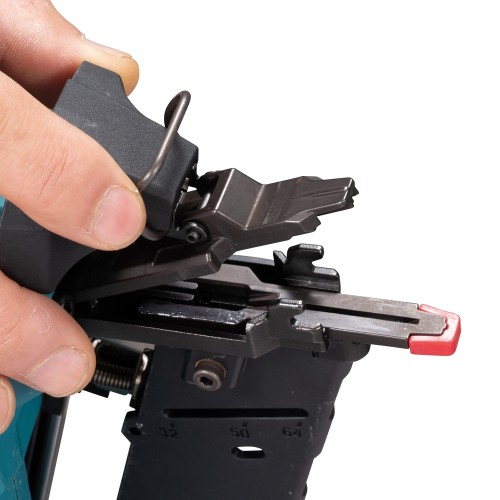 Makita DBN601ZJ - Akumulatorowa sztyfciarka 19-64mm / 18 V