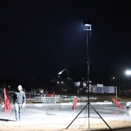 SCANGRIP SITE LIGHT 40 - Lampa do oświetlania dużych obszarów roboczych w walizce 40000 lm
