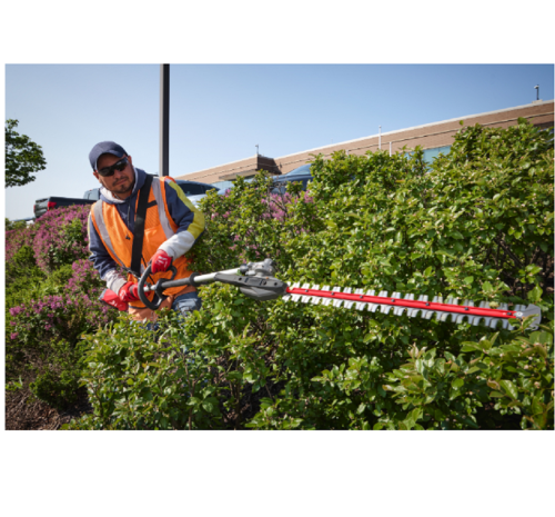 Milwaukee M18 FHETE22-0 - Akumulatorowe nożyce na wysięgniku do żywopłotów 
