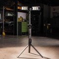 Scangrip Tower 8 Connect - Akumulatorowa lampa budowlana 8000 lm ze zintegrowanym statywem