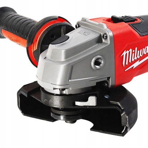 Milwaukee M18 FPP6H3-502B - Zestaw combo wiertarko-wkrętarka udarowa + klucz udarowy 1/2" + pilarka tarczowa 165 mm + piła szablasta + szlifierka kątowa 125 mm + latarka LED