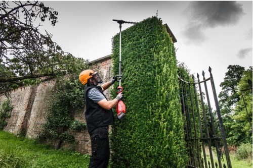 MILWAUKEE M18 FHETE27-802 - Nożyce do żywopłotu na wysięgniku 267 cm