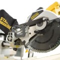 STANLEY FME720 - Piła ukośna z posuwem 255 MM