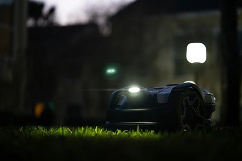 GREENWORKS Mowbot 12 - Robot koszący Greenworks Ai