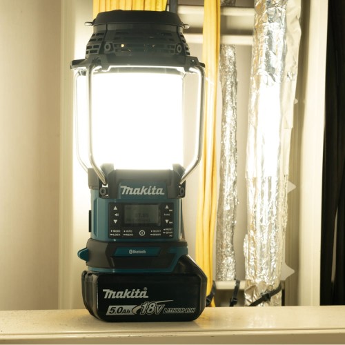 MAKITA DMR056Z - Akumulatorowe radio z lampą i latarką 18V