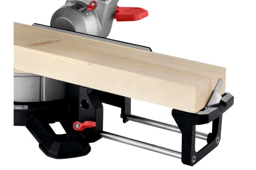 METABO KGS 216 M - Pilarka ukosowa z posuwem 216 MM