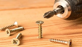 Jakie wkręty do drewna? Kompletny przewodnik